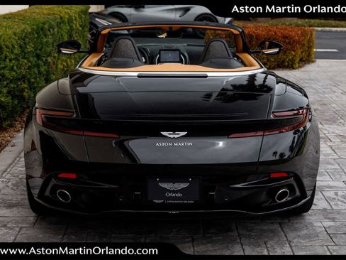 Used 2019 Aston Martin DB11 Volante image 26