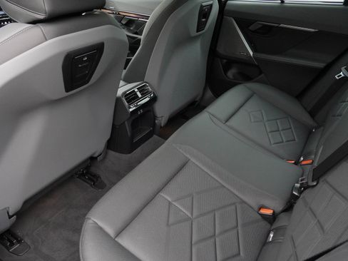 Used 2024 BMW i5 eDrive40i w/ M Sport Package RWD image 36