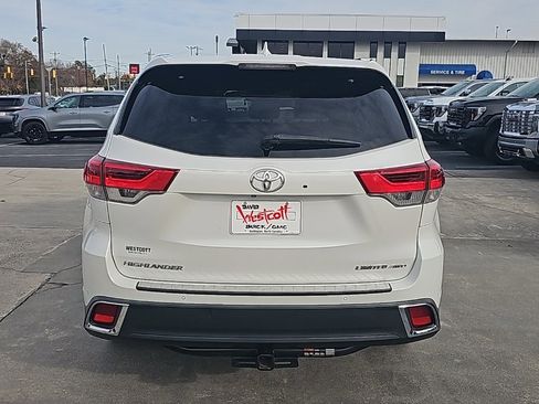Used 2019 Toyota Highlander Limited Platinum image 5