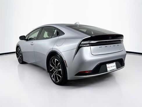 Certified 2025 Toyota Prius Plug-In Hybrid image 8