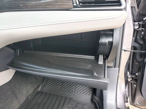 Used 2019 Toyota Camry LE FWD image 47
