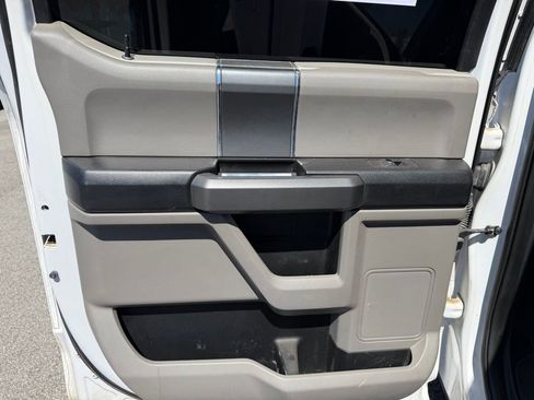 Used 2017 Ford F150 XLT w/ Equipment Group 302A Luxury image 8