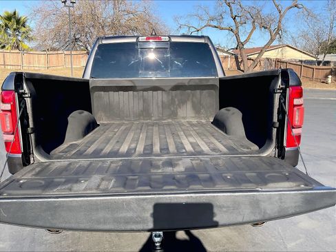 Used 2019 RAM 1500 Laramie image 37