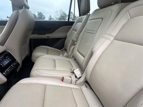 Used 2022 Lincoln Aviator Reserve w/ Equipment Group 201A image 16