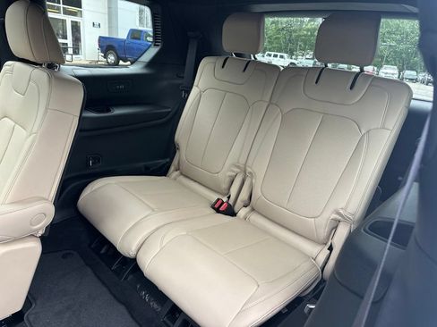 New 2026 Jeep Grand Cherokee L Limited w/ Luxury Tech Group II AWD/4WD image 31