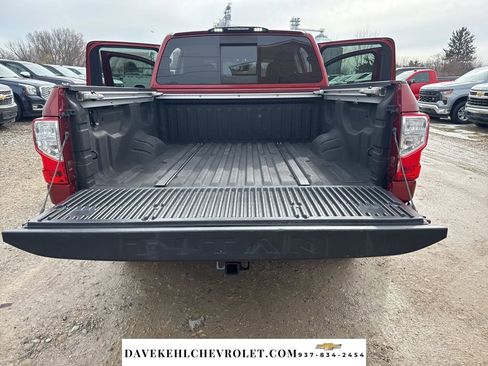 Used 2017 Nissan Titan SV image 29