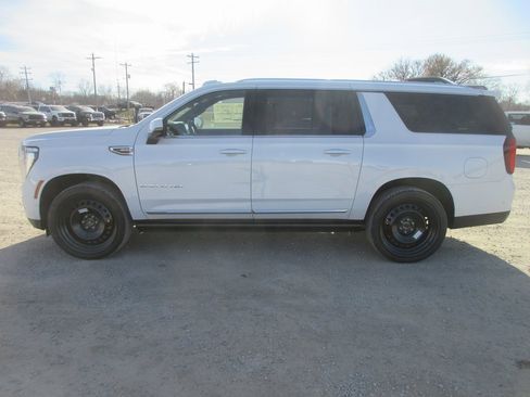 New 2026 GMC Yukon XL Denali image 8