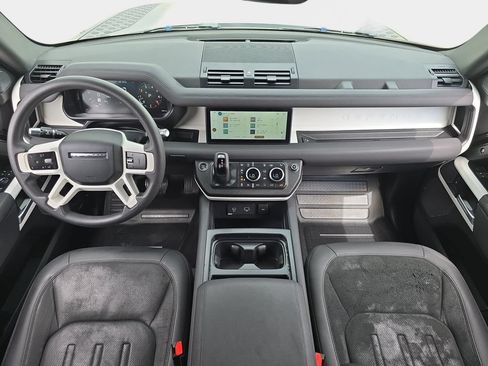 Used 2022 Land Rover Defender 110 SE AWD/4WD image 9