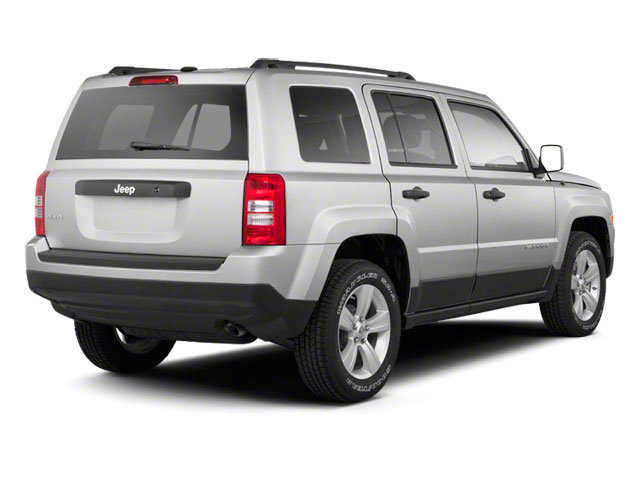 Used 2013 Jeep Patriot Latitude w/ Sun/Sound Group FWD image 5