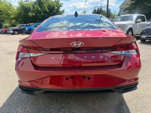 Certified 2023 Hyundai Elantra SEL FWD image 4