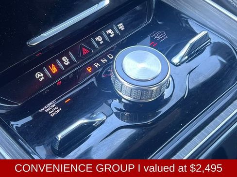 Used 2024 Jeep Wagoneer L Series III w/ Premium Group I AWD/4WD image 15
