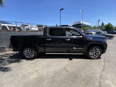 Used 2023 GMC Sierra 1500 Denali w/ Denali Reserve Package AWD/4WD image 7