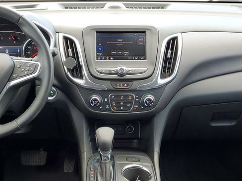 Used 2023 Chevrolet Equinox LT AWD/4WD image 32