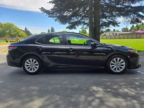 Used 2019 Toyota Camry LE FWD image 7