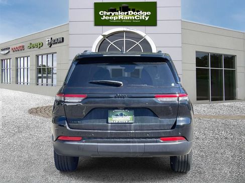 Used 2023 Jeep Grand Cherokee Altitude image 6