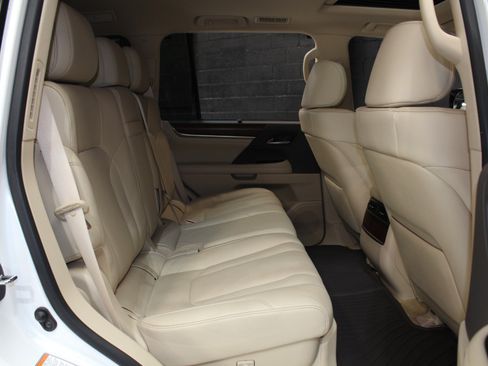 Used 2021 Lexus LX 570 4WD w/ Luxury Package image 48