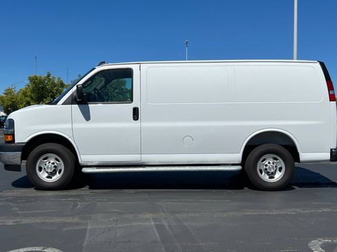 Used 2025 Chevrolet Express 2500 w/ Driver Convenience Package RWD image 7