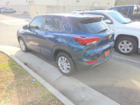 Used 2021 Chevrolet TrailBlazer LS image 2