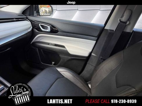 Certified 2022 Jeep Compass Limited image 10