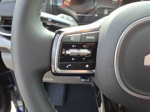 New 2026 Kia Carnival image 21