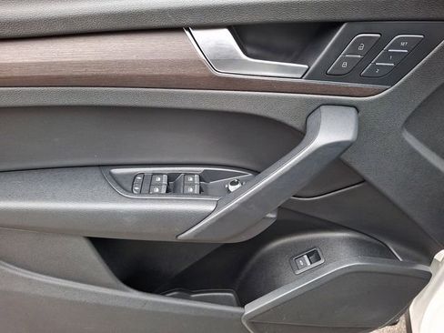 Used 2021 Audi Q5 2.0T Premium w/ Convenience Package image 16