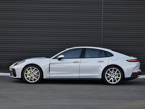 New 2026 Porsche Panamera 4 image 2