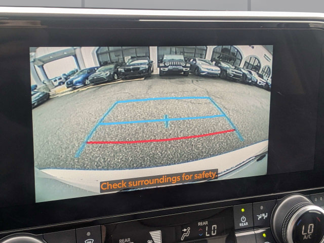Used 2024 Toyota Highlander XLE FWD image 22