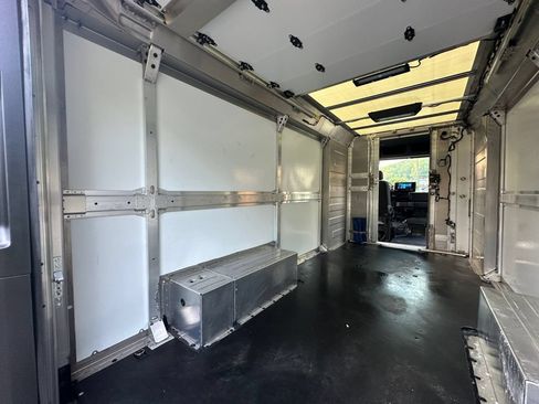 Used 2024 Chevrolet Brightdrop 600 w/ Commercial Equipment Package AWD/4WD image 36
