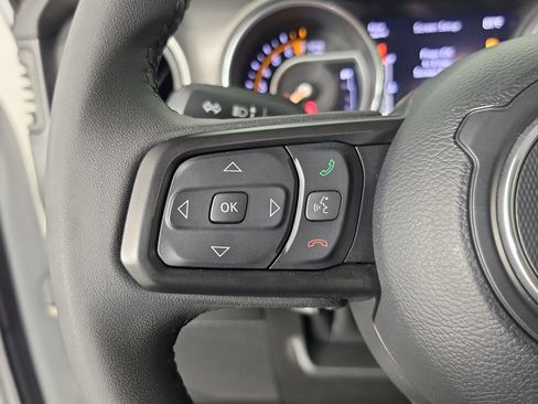 Used 2023 Jeep Gladiator Sport AWD/4WD image 22