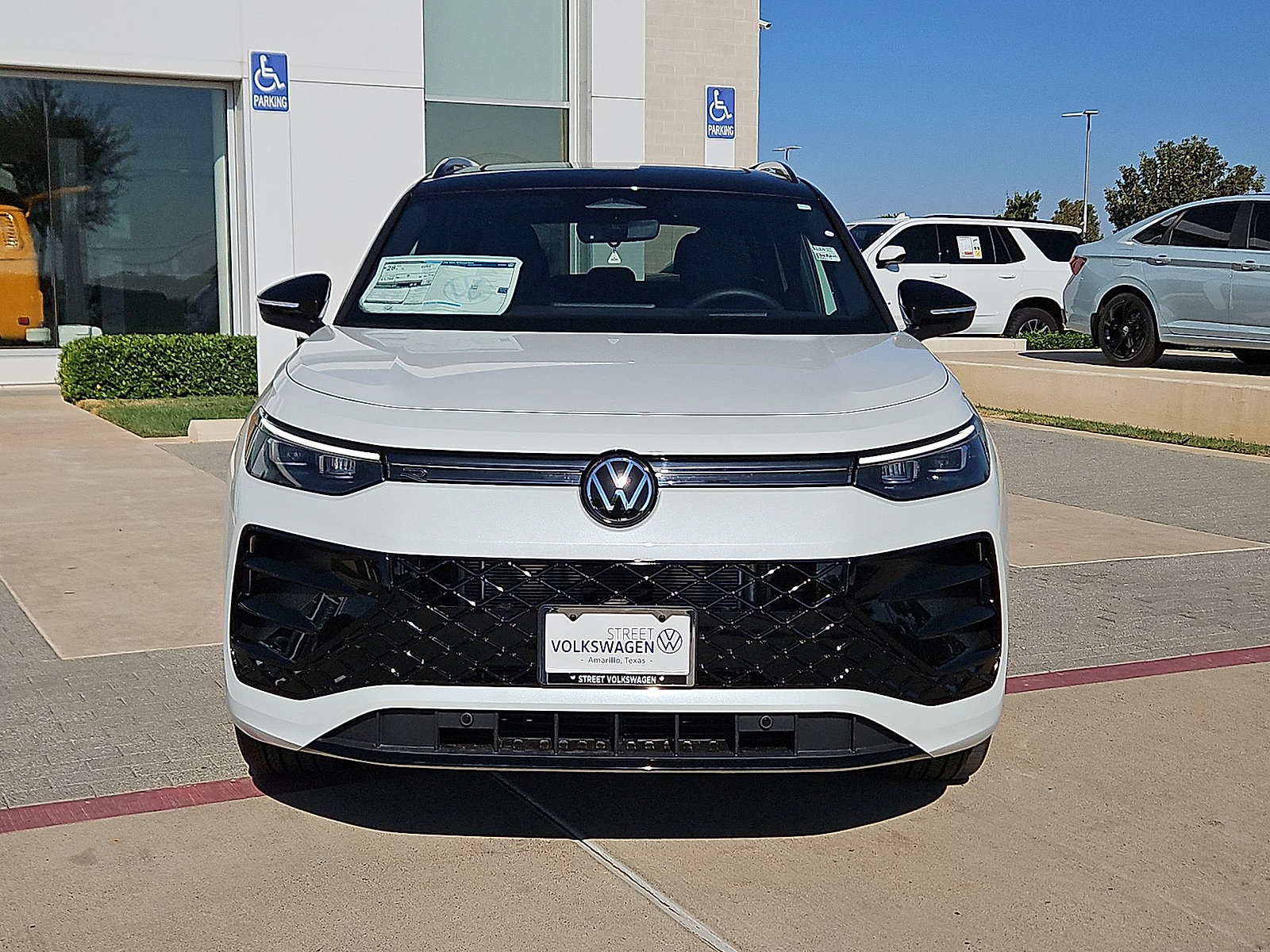 New 2026 Volkswagen Tiguan SE R-Line FWD image 4