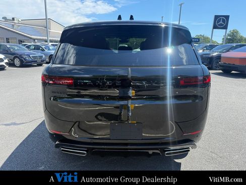 Used 2025 Land Rover Range Rover Sport Dynamic SE AWD/4WD image 7
