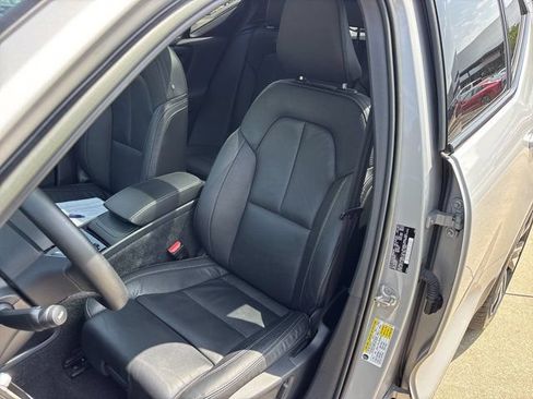 Used 2023 Volvo XC40 B5 Ultimate w/ Protection Package Premier AWD/4WD image 19