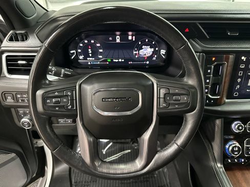 Used 2023 GMC Yukon XL Denali Ultimate AWD/4WD image 13