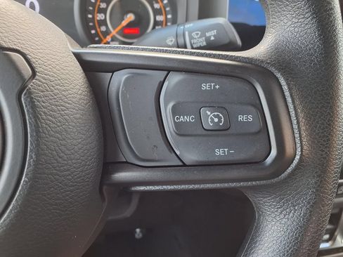 Used 2025 Jeep Wrangler Sport AWD/4WD image 18