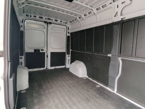 Used 2025 RAM ProMaster 2500 w/ Convenience Group FWD image 15
