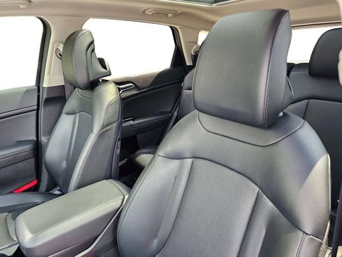 Certified 2025 Kia Sportage EX w/ Premium Package FWD image 19