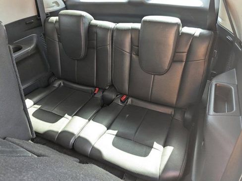 Used 2016 Nissan Rogue SV w/ SV Family Package FWD image 46