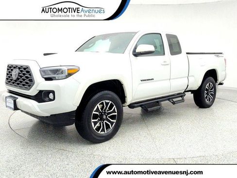 Used 2022 Toyota Tacoma TRD Sport image 1