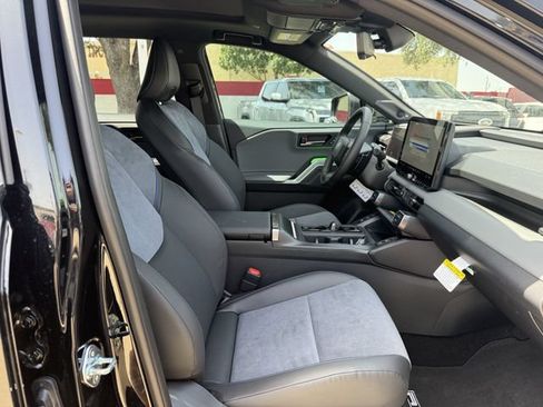Used 2026 Toyota RAV4 XSE w/ Panoramic Sun Roof Package AWD/4WD image 31