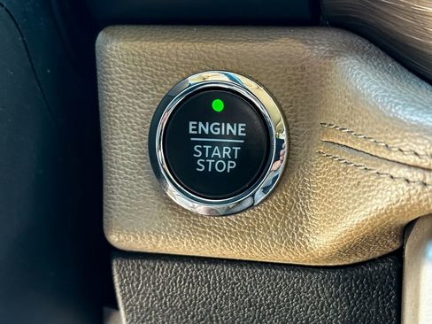 Used 2023 Ford Expedition Limited image 22