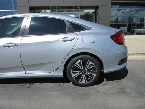 Used 2016 Honda Civic EX-L image 4