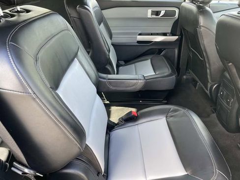 Used 2022 Ford Explorer XLT w/ Equipment Group 202A image 33