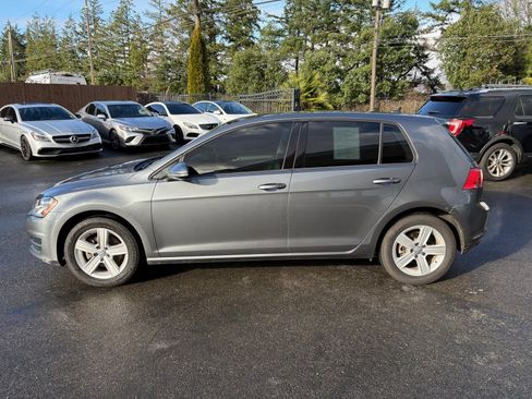 Used 2017 Volkswagen Golf Wolfsburg Edition image 4