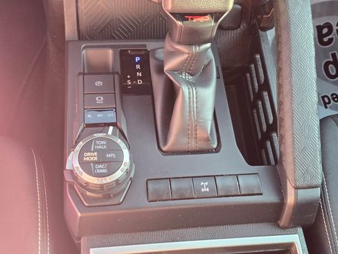 Used 2024 Toyota Tacoma TRD Off-Road image 15