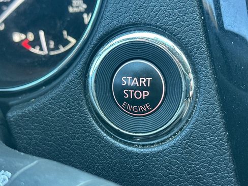 Used 2014 Nissan Rogue SV w/ SV Premium Package image 28