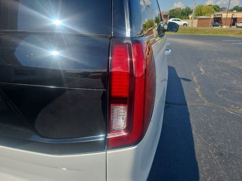 Used 2025 Ford Expedition Active AWD/4WD image 6
