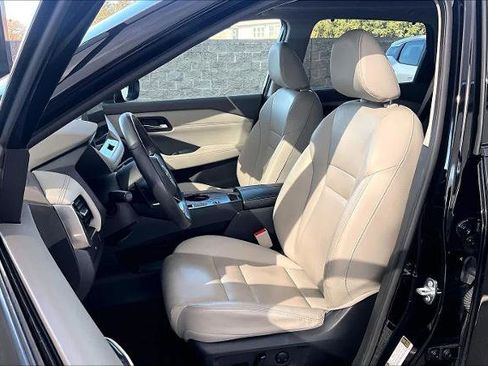 Certified 2024 Nissan Rogue SL w/ SL Premium Package FWD image 8
