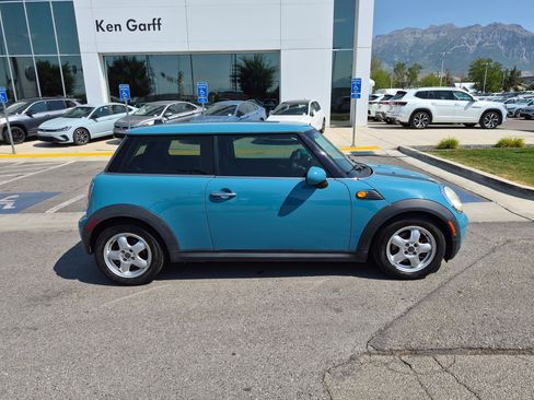 Used 2009 MINI Cooper Hardtop FWD image 2