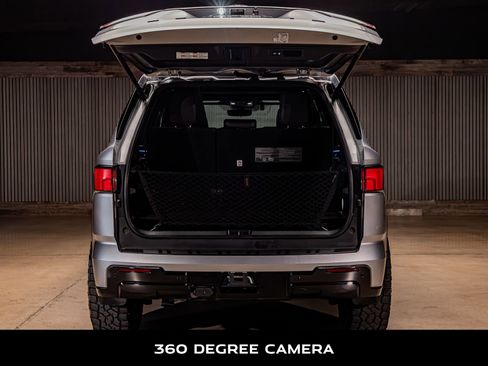 Used 2024 Toyota Sequoia Platinum image 8