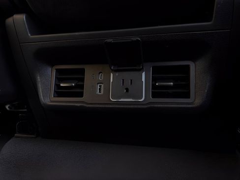 Used 2024 GMC Sierra 1500 SLE image 21